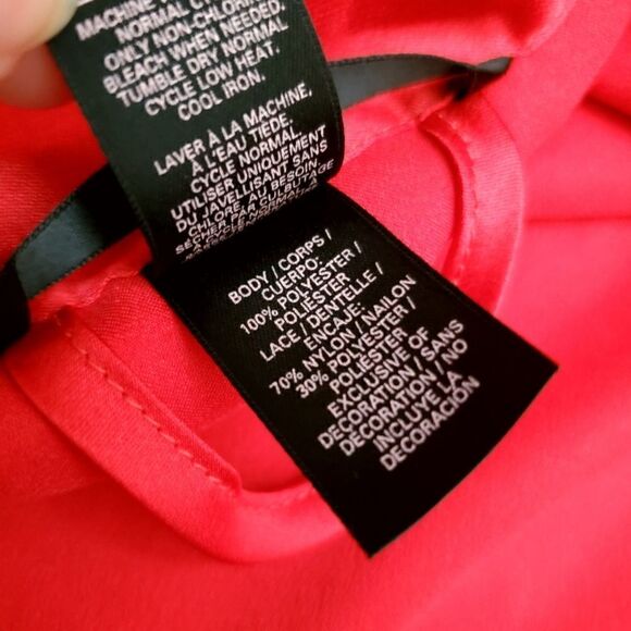 Victoria's Secret Womens Satiny Lacy Red Robe Size Medium - Picture 15 of 15